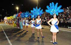 Foto de la galería: Un clásico, la Estudiantina posadeña, brilló como siempre en la costanera