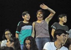 Foto de la galería: Un clásico, la Estudiantina posadeña, brilló como siempre en la costanera