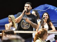Foto de la galería: Un clásico, la Estudiantina posadeña, brilló como siempre en la costanera