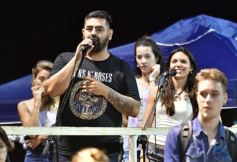 Foto de la galería: Un clásico, la Estudiantina posadeña, brilló como siempre en la costanera