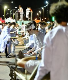 Foto de la galería: Un clásico, la Estudiantina posadeña, brilló como siempre en la costanera