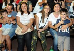 Foto de la galería: Un clásico, la Estudiantina posadeña, brilló como siempre en la costanera