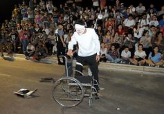 Foto de la galería: Un clásico, la Estudiantina posadeña, brilló como siempre en la costanera