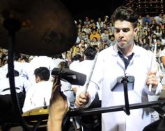 Foto de la galería: Un clásico, la Estudiantina posadeña, brilló como siempre en la costanera