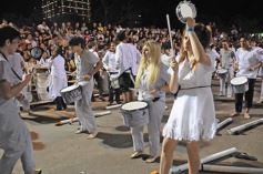 Foto de la galería: Un clásico, la Estudiantina posadeña, brilló como siempre en la costanera