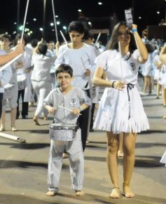 Foto de la galería: Un clásico, la Estudiantina posadeña, brilló como siempre en la costanera