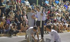 Foto de la galería: Un clásico, la Estudiantina posadeña, brilló como siempre en la costanera