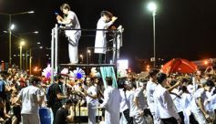 Foto de la galería: Un clásico, la Estudiantina posadeña, brilló como siempre en la costanera