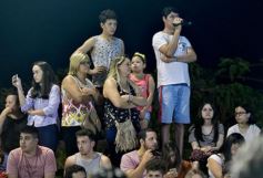 Foto de la galería: Un clásico, la Estudiantina posadeña, brilló como siempre en la costanera
