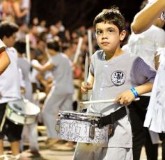 Foto de la galería: Un clásico, la Estudiantina posadeña, brilló como siempre en la costanera