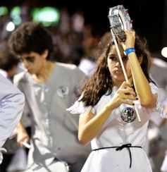 Foto de la galería: Un clásico, la Estudiantina posadeña, brilló como siempre en la costanera
