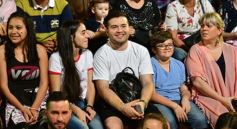 Foto de la galería: Un clásico, la Estudiantina posadeña, brilló como siempre en la costanera