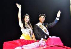 Foto de la galería: Un clásico, la Estudiantina posadeña, brilló como siempre en la costanera