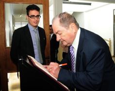 Foto de la galería: Emoción y orgullo en el cumpleaños número 20 de la Universidad Gastón Dachary