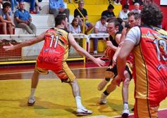 Foto de la galería: Siglo XXI dio el batacazo: derrotó a Tokio en Posadas