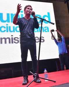 Foto de la galería: Con referentes nacionales del espacio de Cristina Kirchner, desembarcó en Misiones "Unidad Ciudadana"