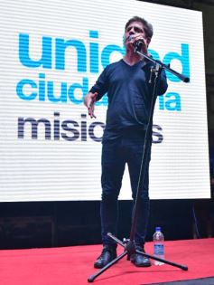 Foto de la galería: Con referentes nacionales del espacio de Cristina Kirchner, desembarcó en Misiones "Unidad Ciudadana"