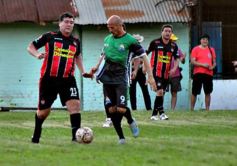 Foto de la galería: Glorias de Misiones y de Chacarita jugaron un amistoso inolvidable en el Club de Educación