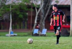 Foto de la galería: Glorias de Misiones y de Chacarita jugaron un amistoso inolvidable en el Club de Educación