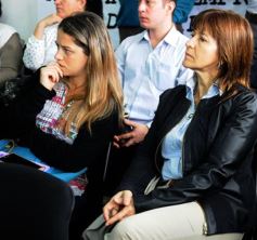 Foto de la galería: Homenaje a Carlos Tereszecuk en Humanidades: descubren un mural en memoria del estudiante asesinado