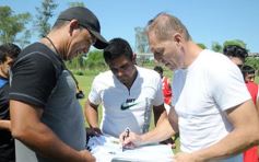 Foto de la galería: Ejemplo de humildad y calidad humana: Pitana visitó el penal de Loreto para un evento deportivo