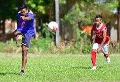 Foto de la galería: Ejemplo de humildad y calidad humana: Pitana visitó el penal de Loreto para un evento deportivo