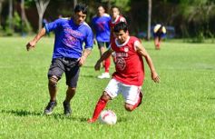 Foto de la galería: Ejemplo de humildad y calidad humana: Pitana visitó el penal de Loreto para un evento deportivo