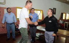 Foto de la galería: Ejemplo de humildad y calidad humana: Pitana visitó el penal de Loreto para un evento deportivo