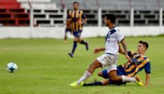 Foto de la galería: Entretenido empate en el clásico posadeño entre Guaraní y Mitre