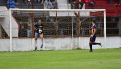Foto de la galería: Entretenido empate en el clásico posadeño entre Guaraní y Mitre
