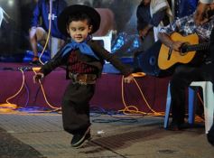 Foto de la galería: Solidaridad y música en la plaza 9 de Julio