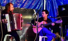 Foto de la galería: Solidaridad y música en la plaza 9 de Julio