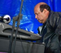 Foto de la galería: Solidaridad y música en la plaza 9 de Julio