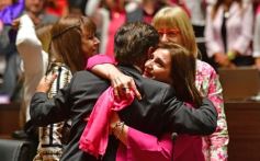 Foto de la galería: Es ley: En Misiones, las listas partidarias deberán alternar hombres y mujeres
