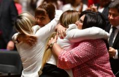 Foto de la galería: Es ley: En Misiones, las listas partidarias deberán alternar hombres y mujeres