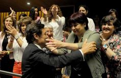 Foto de la galería: Es ley: En Misiones, las listas partidarias deberán alternar hombres y mujeres