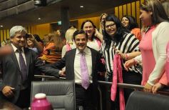 Foto de la galería: Es ley: En Misiones, las listas partidarias deberán alternar hombres y mujeres