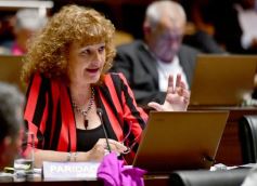 Foto de la galería: Es ley: En Misiones, las listas partidarias deberán alternar hombres y mujeres