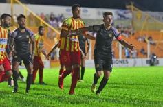 Foto de la galería: La caída de Crucero ante Boca Unidos, en imágenes