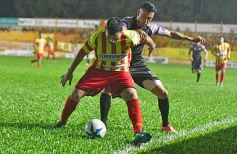 Foto de la galería: La caída de Crucero ante Boca Unidos, en imágenes