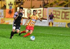 Foto de la galería: La caída de Crucero ante Boca Unidos, en imágenes