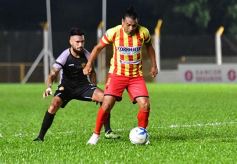 Foto de la galería: La caída de Crucero ante Boca Unidos, en imágenes