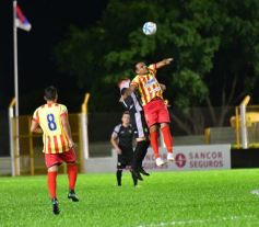 Foto de la galería: La caída de Crucero ante Boca Unidos, en imágenes
