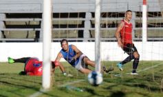Sixto Fotografías. Deportes. Amistosos - Guaraní encaró sus primeros amistosos de pretemporada ante Mojomi