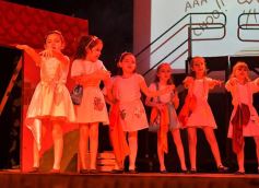 Foto de la galería: Talentos Posadas cerró el año con su gala en el Montoya