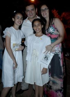 Foto de la galería: Primera Comunión en la parroquia Santos Mártires