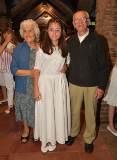 Foto de la galería: Primera Comunión en la parroquia Santos Mártires