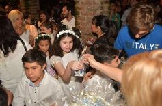 Foto de la galería: Primera Comunión en la parroquia Santos Mártires
