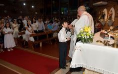 Foto de la galería: Primera Comunión en la parroquia Santos Mártires
