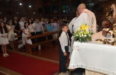 Foto de la galería: Primera Comunión en la parroquia Santos Mártires
